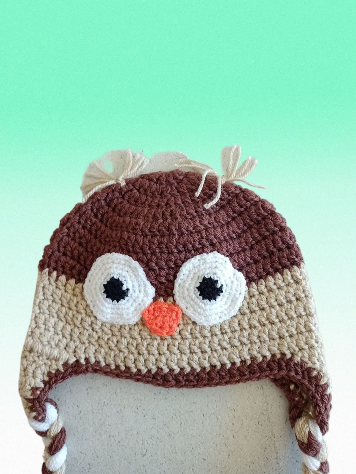 Gorro búho marrón hecho a mano a ganchillo. - Imagen 2