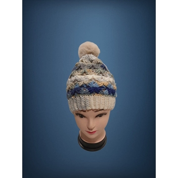 Gorro con pompón tonos beige, marrón y azul hecho a mano a ganchillo-crochet (12) - Imagen 1