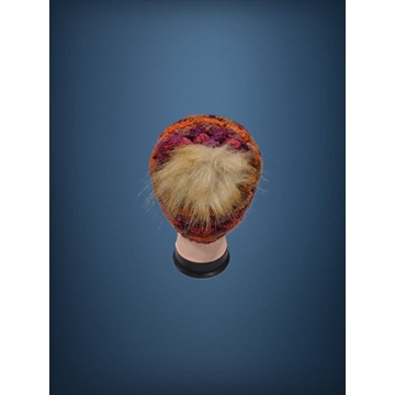 Gorro con pompón tonos granate, dorado, marrón hecho a mano a ganchillo (8) - Imagen 2