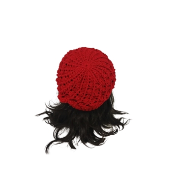 Gorro espiral rojo brillo hecho a mano a ganchillo - Imagen 2
