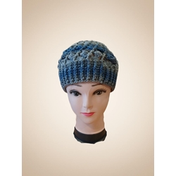 Gorro espiral tonos azules y grises hecho a mano a ganchillo (4) - Imagen 1