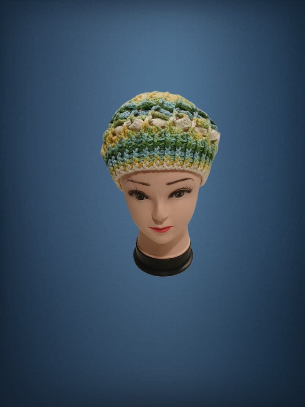 Gorro espiral tonos verde, amarillo, azul hecho a mano a ganchillo (11) - Imagen 1
