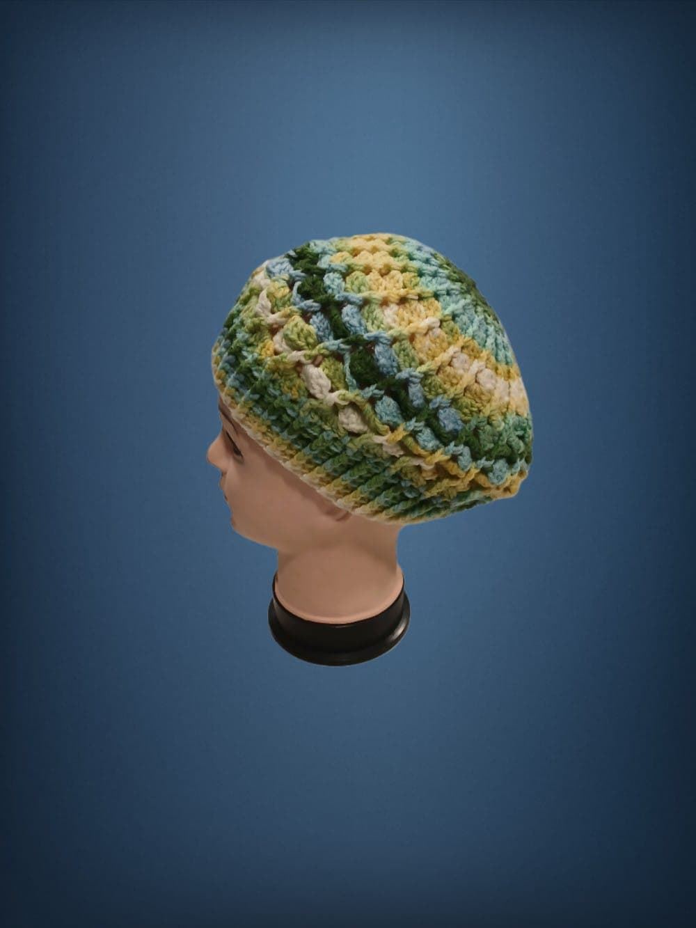 Gorro espiral tonos verde, amarillo, azul hecho a mano a ganchillo (11) - Imagen 3