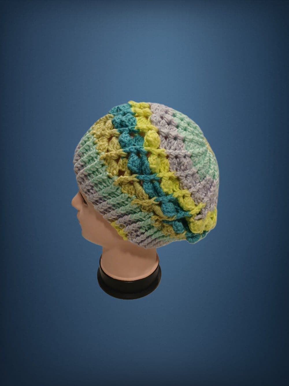 Gorro espiral tonos verde, amarillo y azul hecho a mano a ganchillo(25) - Imagen 3