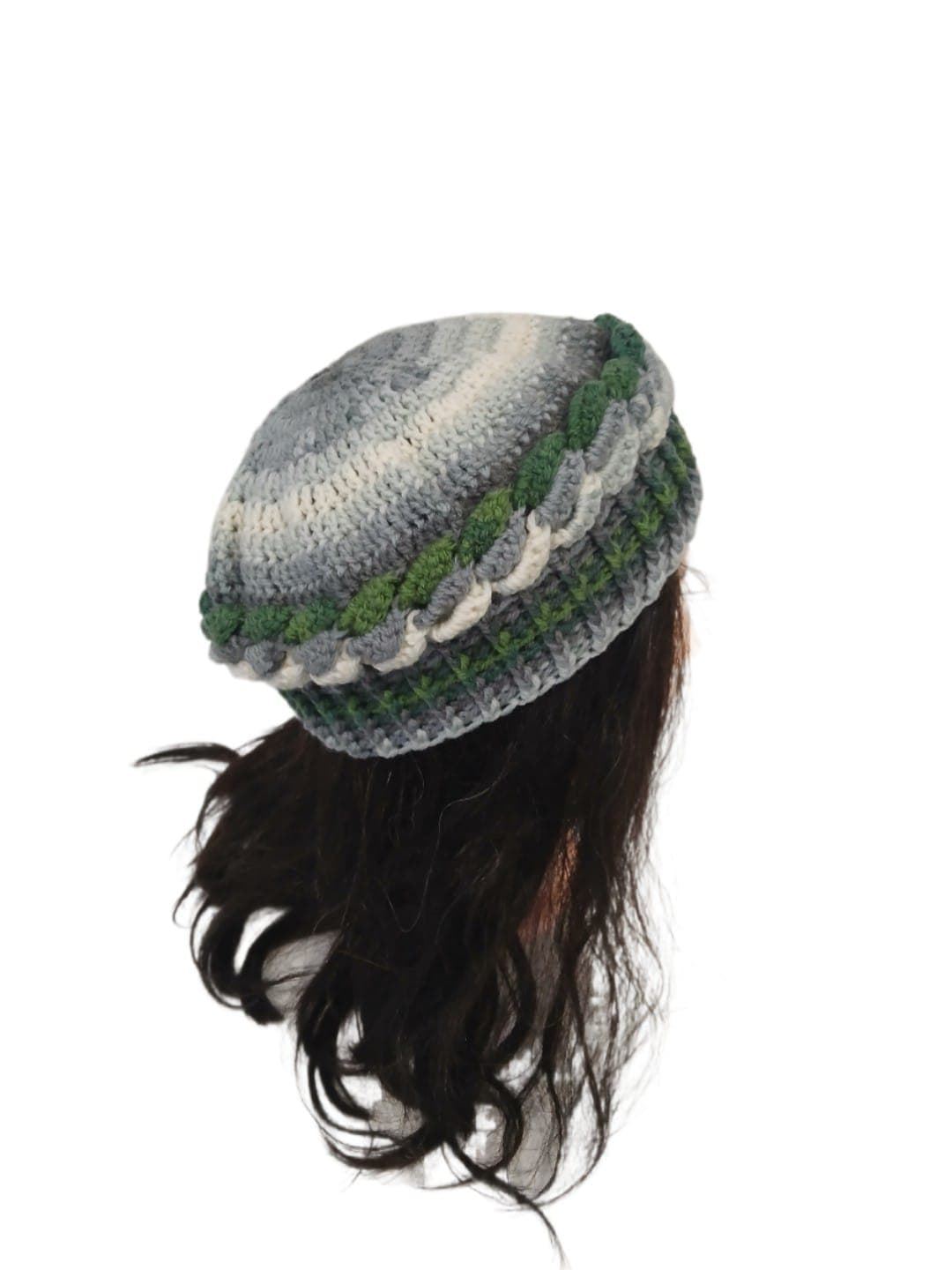 Gorro ondas tonos gris verde hecho a mano a ganchillo (7) - Imagen 2