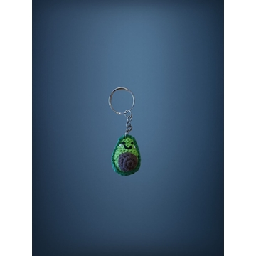 Llavero aguacate amigurumi hecha a mano a ganchillo. - Imagen 1