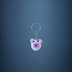 Llavero cerdo amigurumi hecho a mano a ganchillo. - Imagen 1