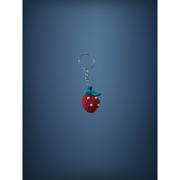 Llavero fresa amigurumi hecha a mano a ganchillo. - Imagen 1