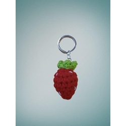 Llavero fresa amigurumi hecho a mano a ganchillo. - Imagen 1
