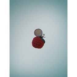 Llavero manzana amigurumi hecho a mano a ganchillo. - Imagen 1