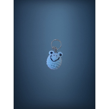 Llavero rana amigurumi hecho a mano a ganchillo. - Imagen 1