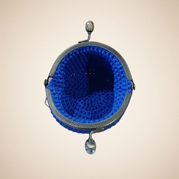 Monedero azul hecho a mano a ganchillo - Imagen 2