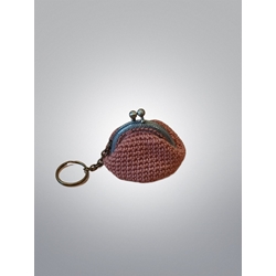 Monedero marrón con llavero hecho a mano a ganchillo - Imagen 1