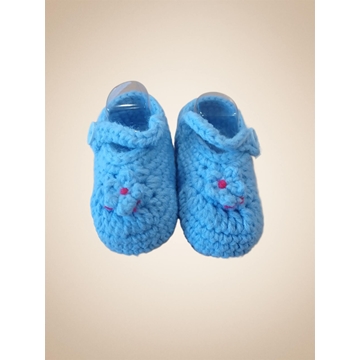 Patuco zapato azul hecho a mano a ganchillo. - Imagen 1