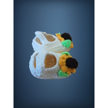 Patuco zapato blanco con flor hecho a mano a ganchillo. - Imagen 2