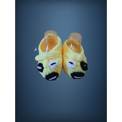 Patuco zapato coche amarillo hecho a mano a ganchillo. - Imagen 1