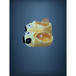 Patuco zapato coche amarillo hecho a mano a ganchillo. - Imagen 2