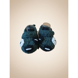 Patuco zapato coche verde hecho a mano a ganchillo. - Imagen 1