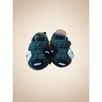 Patuco zapato coche verde hecho a mano a ganchillo. - Imagen 1