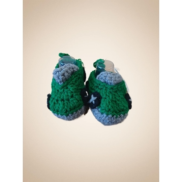 Patuco zapato coche verde hecho a mano a ganchillo. - Imagen 1