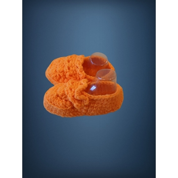 Patuco zapato naranja hecho a mano a ganchillo. - Imagen 2