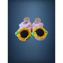 Patuco zapato rosa con flor hecho a mano a ganchillo. - Imagen 1