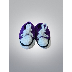 Patuco zapato tipo tenis converse lila hecho a mano a ganchillo. - Imagen 1