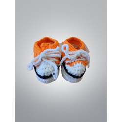 Patuco zapato tipo tenis converse naranja hecho a mano a ganchillo. - Imagen 1