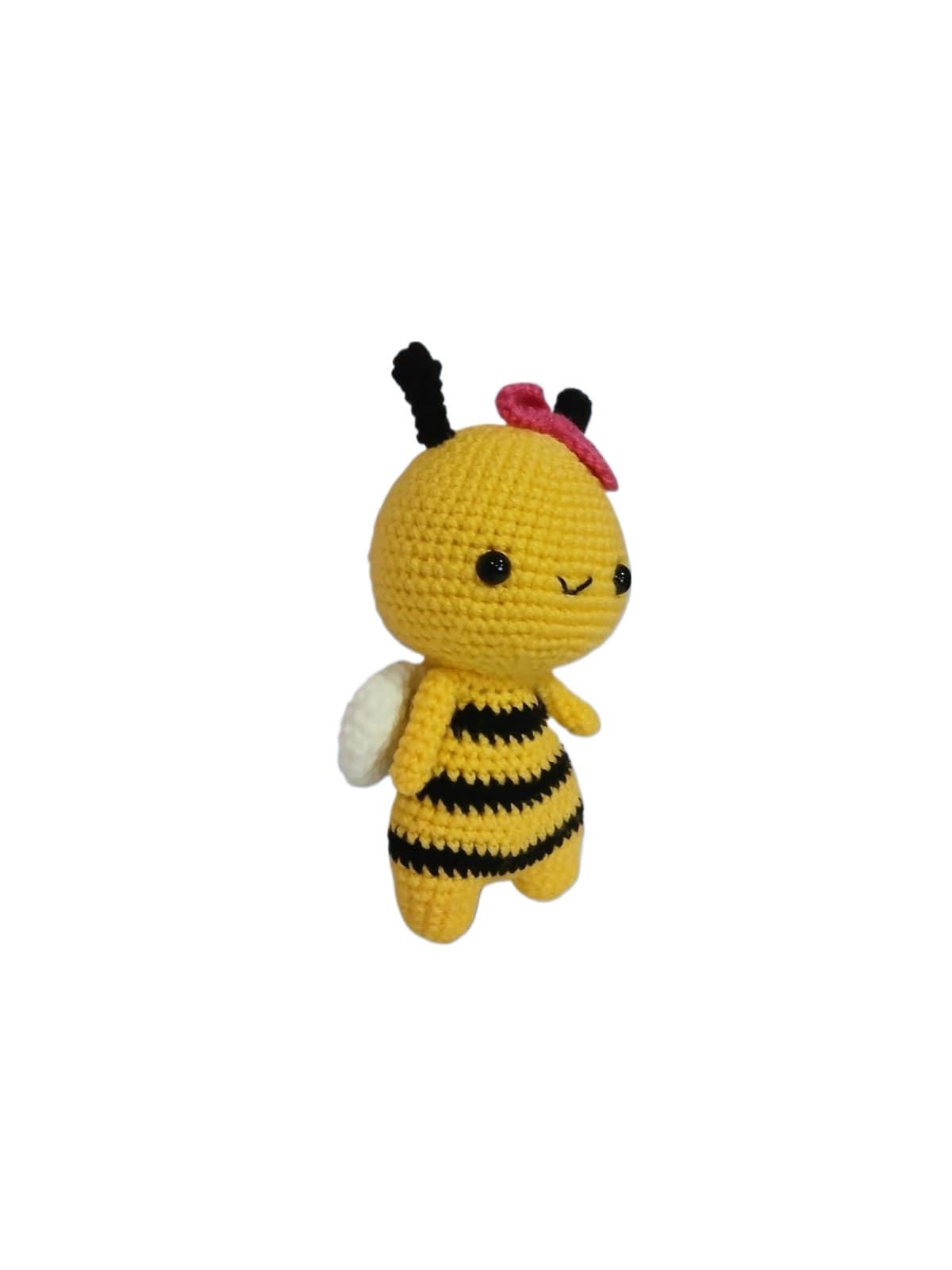 Peluche abeja hecho a mano a ganchillo (amigurumi). - Imagen 2