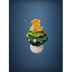 Peluche  árbol navidad hecho a mano a ganchillo (amigurumi). - Imagen 1
