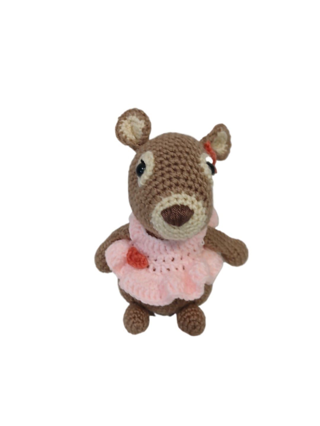 Peluche ardilla con vestido rosa hecha a mano a ganchillo (amigurumi). - Imagen 2