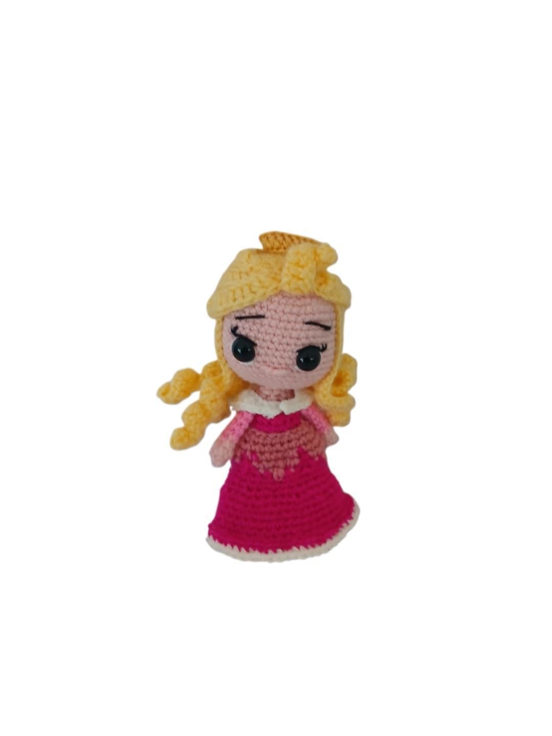 Peluche aurora princesa hecha a mano a ganchillo (amigurumi). - Imagen 1