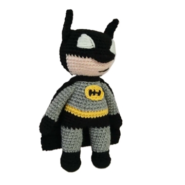 Peluche batman hecho a mano a ganchillo (amigurumi). - Imagen 2