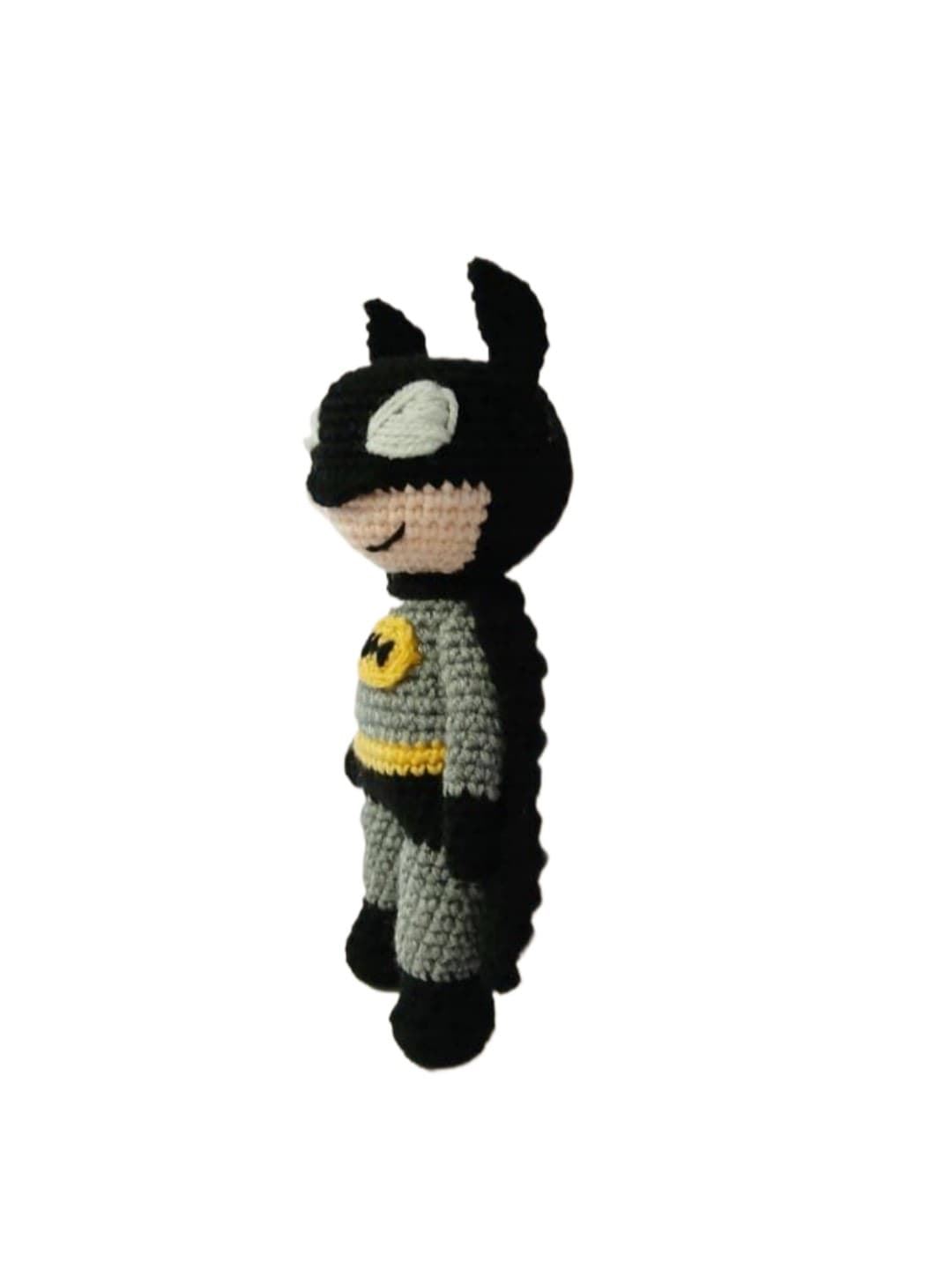 Peluche batman hecho a mano a ganchillo (amigurumi). - Imagen 3