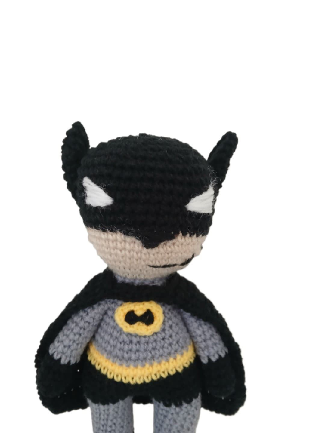 Peluche batman hecho a mano a ganchillo (amigurumi). - Imagen 4