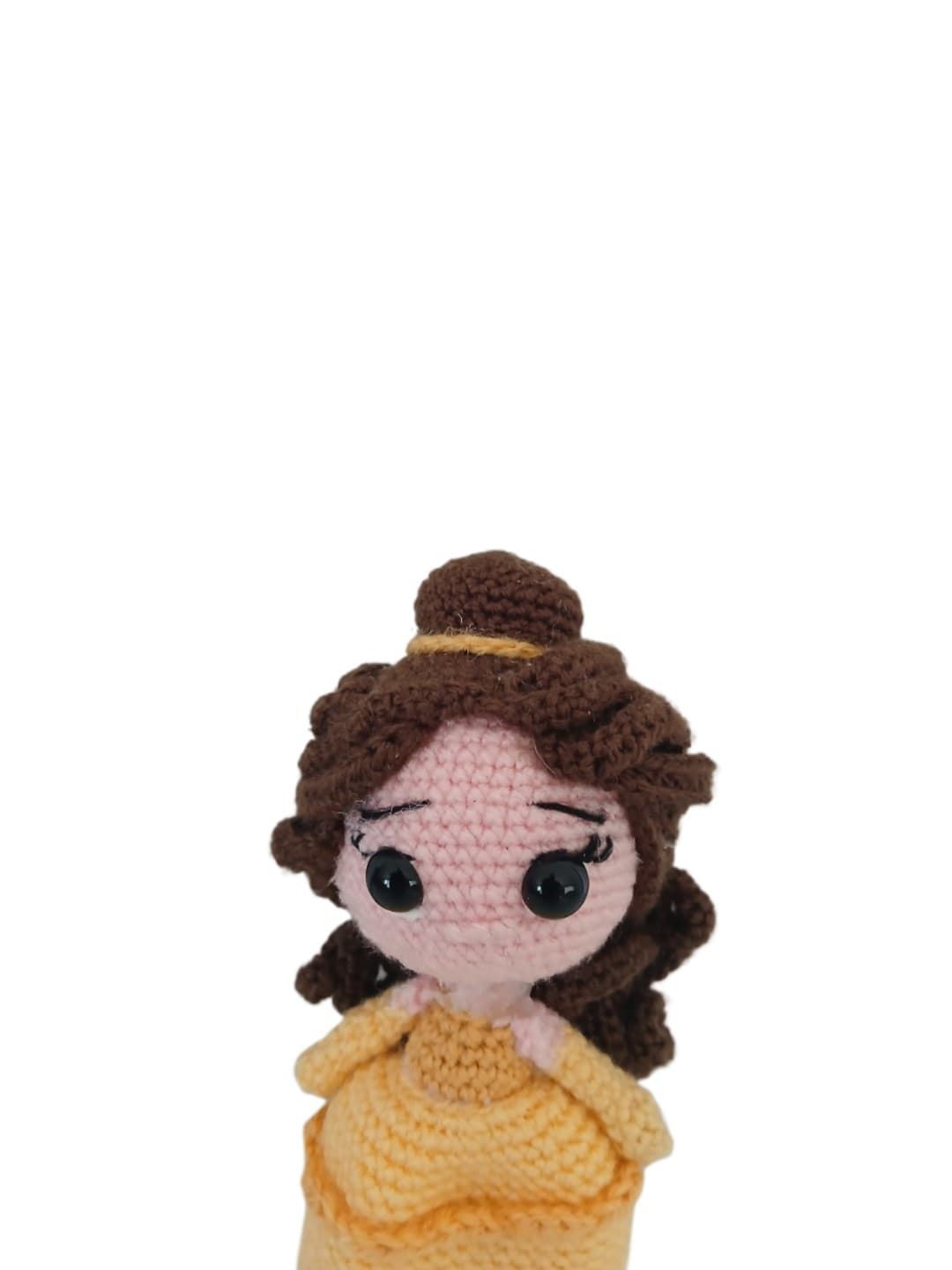 Peluche bella princesa hecha a mano a ganchillo (amigurumi). - Imagen 4