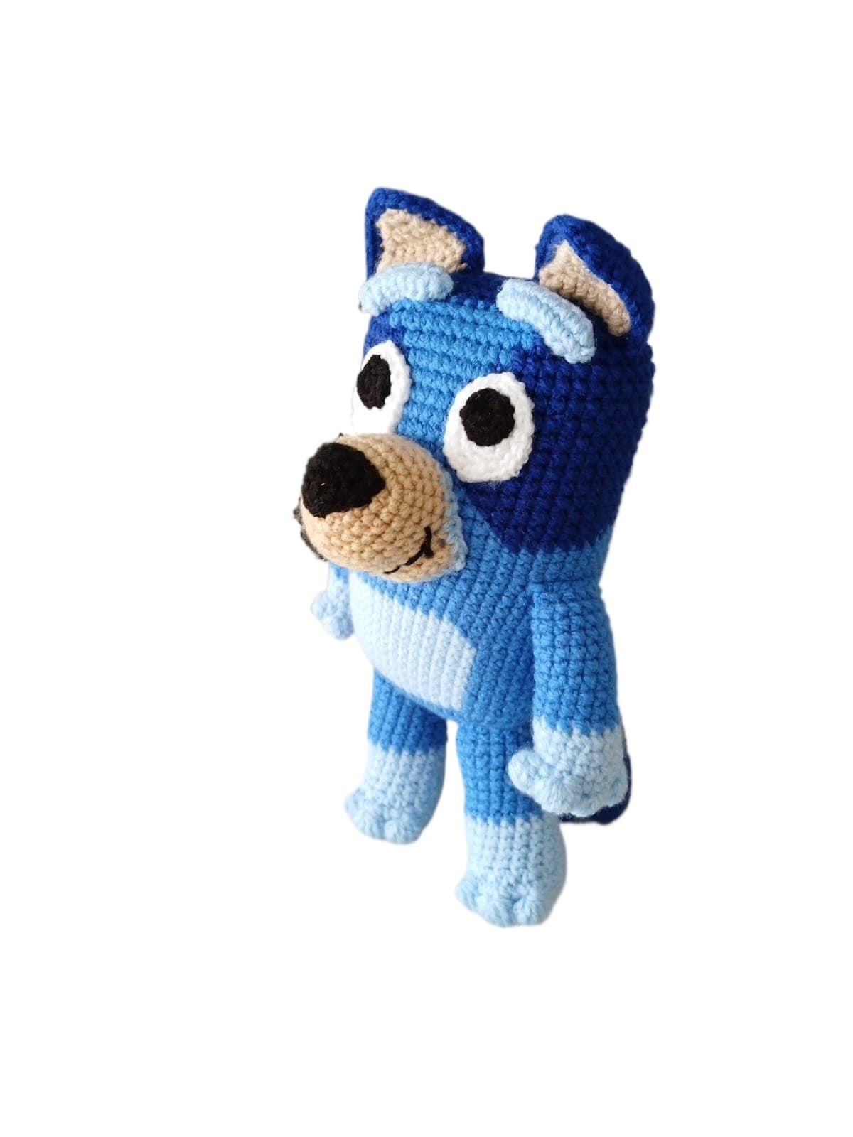 Peluche bluey hecho a mano a ganchillo (amigurumi). - Imagen 2