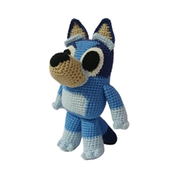 Peluche bluey hecho a mano a ganchillo (amigurumi). - Imagen 2