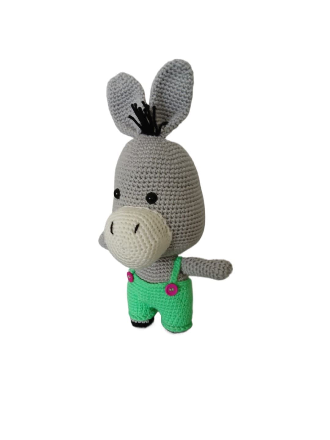 Peluche burro con pantalones hecho a mano a ganchillo (amigurumi). - Imagen 2