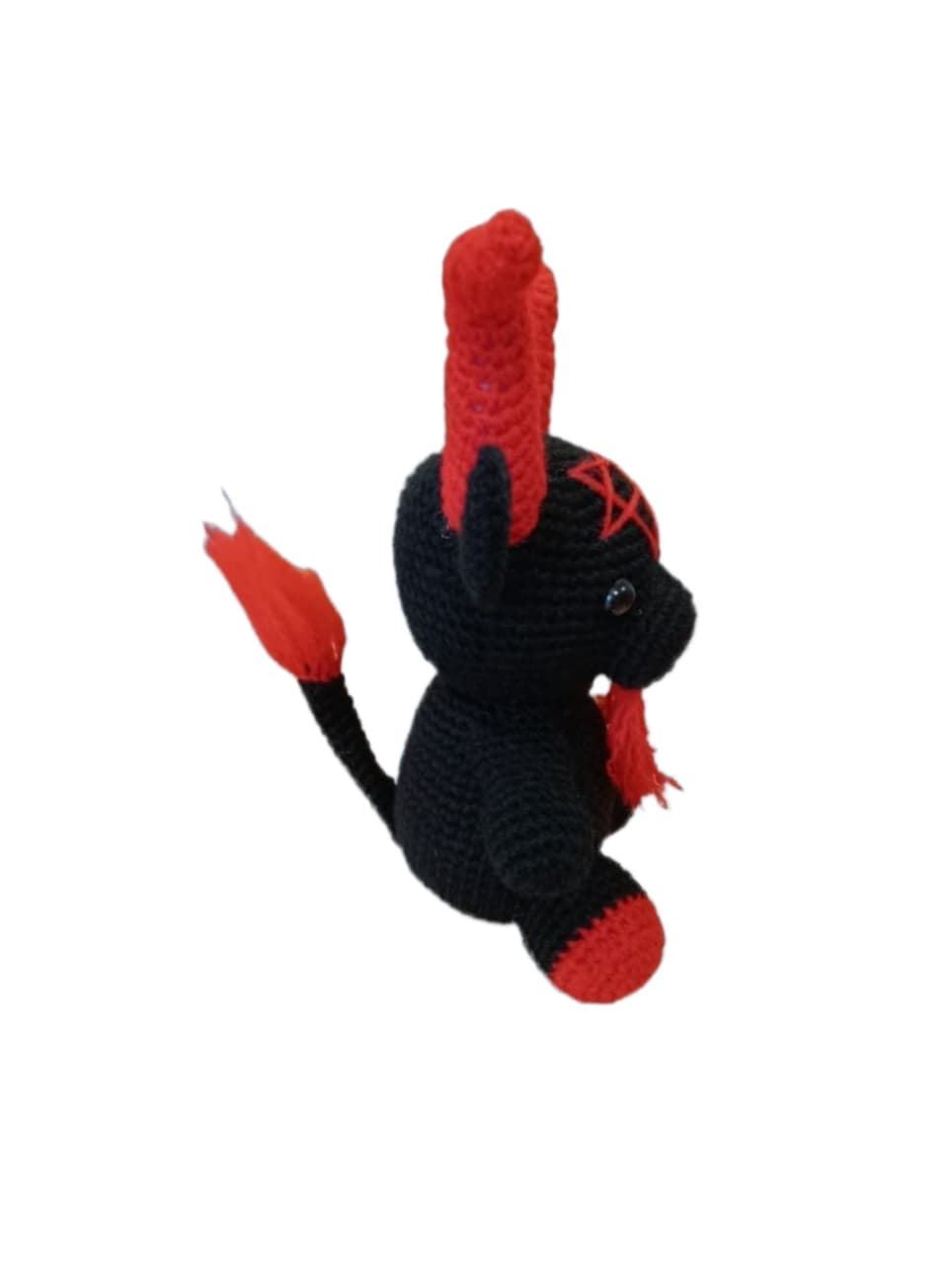 Peluche cabra satánica negra Baphomet hecho a mano a ganchillo (amigurumi). - Imagen 2