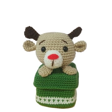 Peluche caja de regalo reno navideño hecha a mano a ganchillo (amigurumi). - Imagen 1