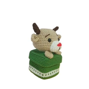 Peluche caja de regalo reno navideño hecha a mano a ganchillo (amigurumi). - Imagen 2