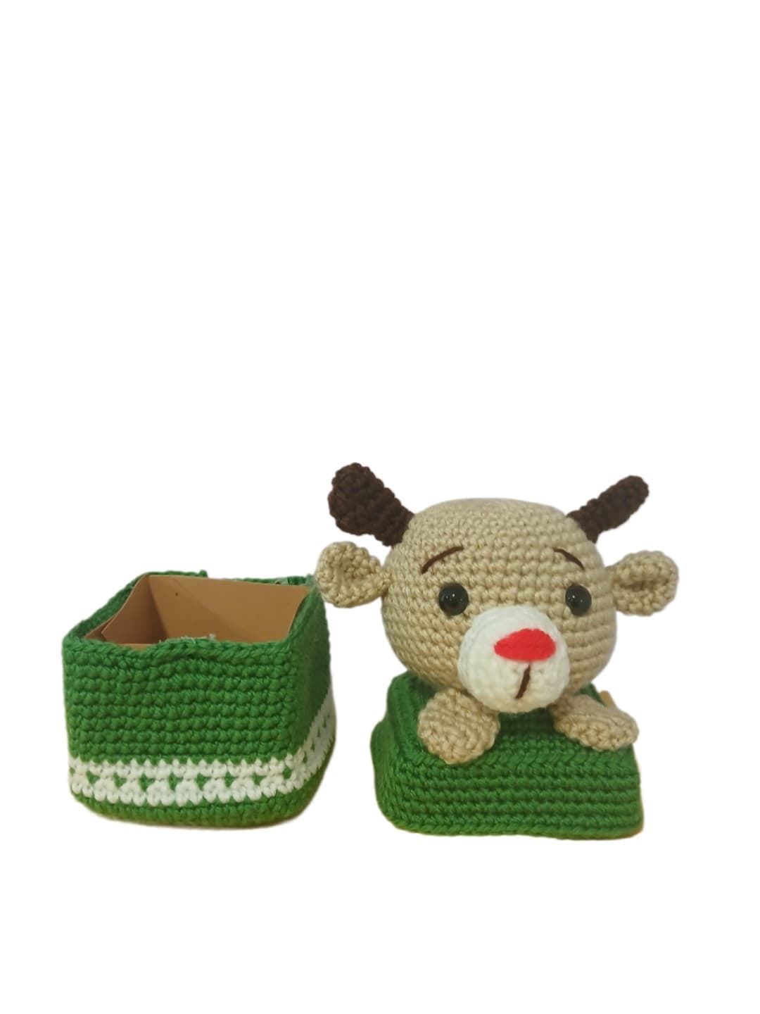 Peluche caja de regalo reno navideño hecha a mano a ganchillo (amigurumi). - Imagen 4