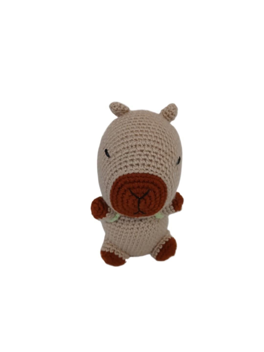 Peluche capibara con mochila tortuga hecho a mano a ganchillo (amigurumi). - Imagen 1