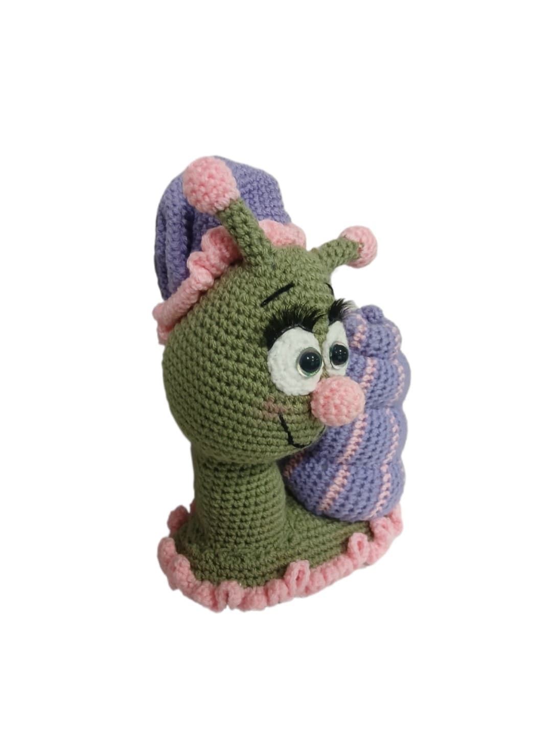 Peluche caracol con gorro hecho a mano a ganchillo (amigurumi). - Imagen 3