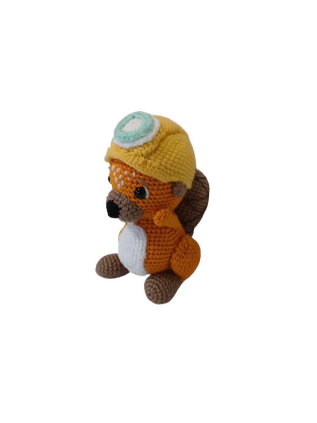 Peluche castor hecho a mano a ganchillo (amigurumi). - Imagen 2