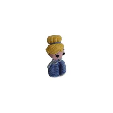 Peluche cenicienta princesa hecha a mano a ganchillo (amigurumi). - Imagen 2