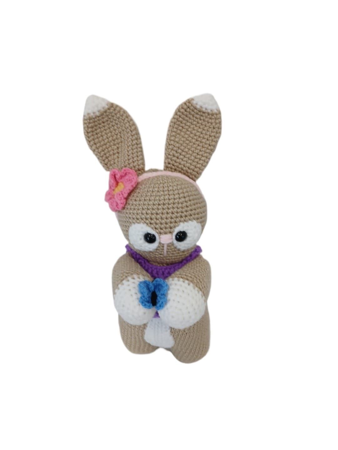 Peluche conejo con jersey lila hecho a mano a ganchillo (amigurumi). - Imagen 1