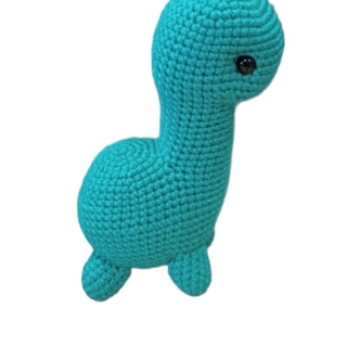 Peluche dinosaurio hecho a mano a ganchillo (amigurumi). - Imagen 2