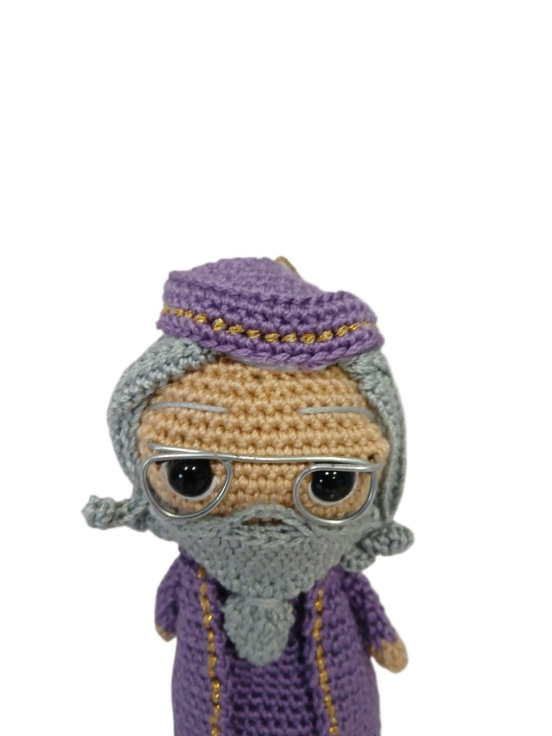 Peluche dumbledore harry potter hecha a mano a ganchillo (amigurumi). - Imagen 4
